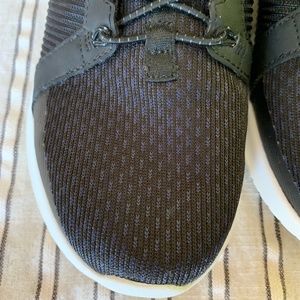 Skechers Bungie Style Sneakers Size 6.5